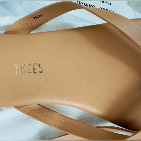 TKEES - The Boyfriend Sandal Cream with Protective Bag.   US 10   EUR 41     NWT - Picture 3 of 8